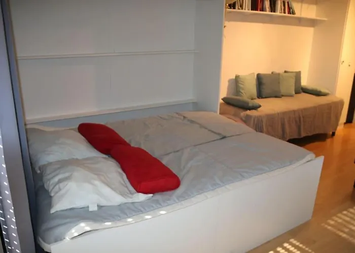 407, Port Vénus Au Village Naturiste * Agde