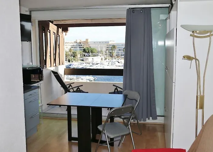 407, Port Vénus Au Village Naturiste